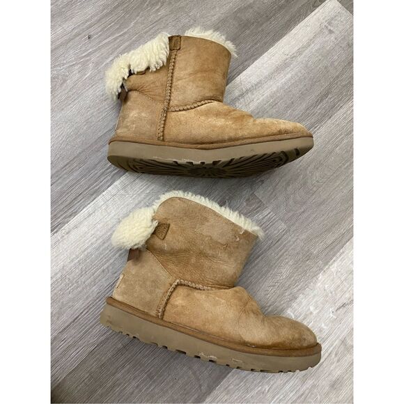 UGG Boots Mini Bailey Bow II Winter Ankle Flats 1102938 Brown Suede, Sz 7 - Picture 1 of 12